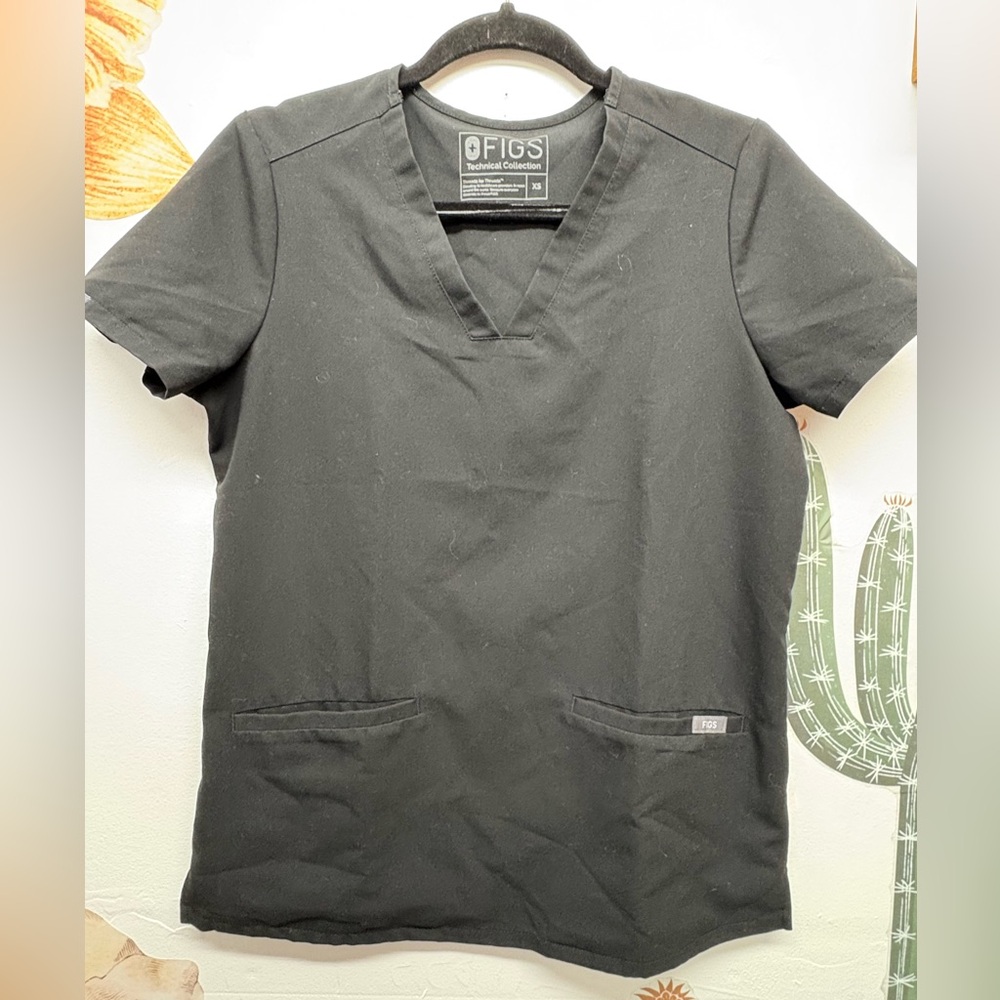 Figs Charcoal Scrub Top